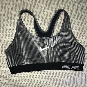 nike pro women’s small sports bra